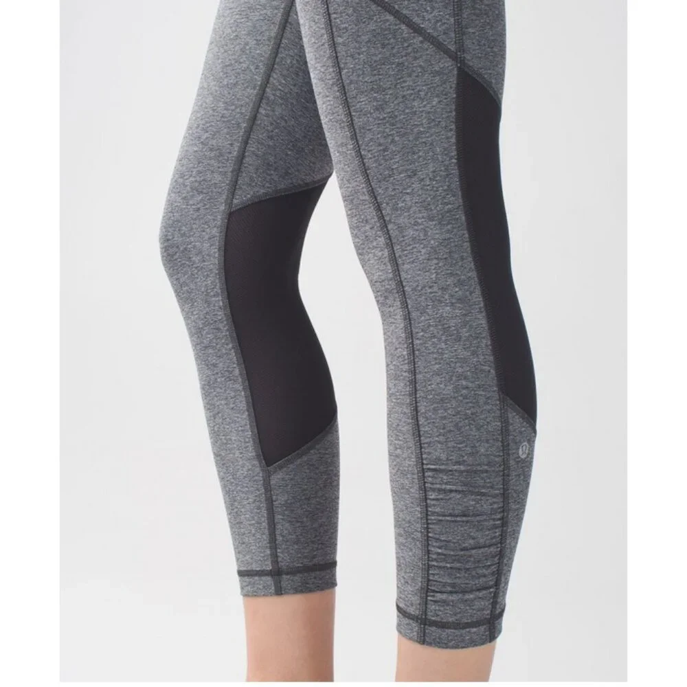 Lululemon Sz. 4 Heathered Black Speed Crop Legging